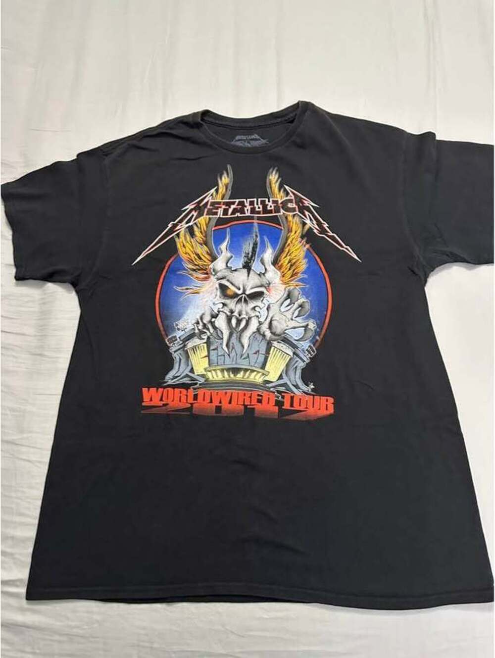 Metallica WorldWired Tour 2017 Edmonton T-Shirt Mens Size L Used Like New $40
